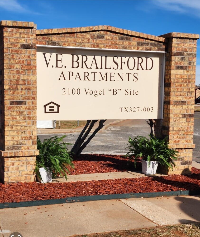 V.E. Brailsford Complex D (formerly Vogel Apartments)